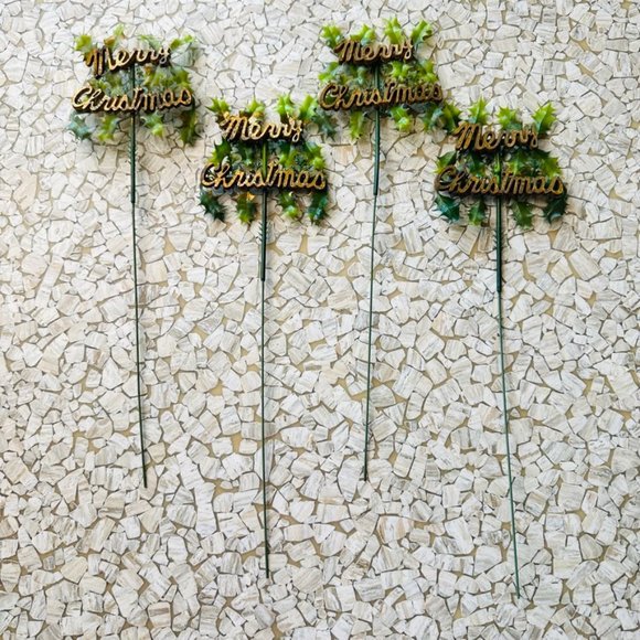 4 very vintage 60s Merry Christmas Holly Picks Mid Century Gold & Green - Picture 2 of 5